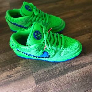 Nike SB Dunk Low x Grateful Dead Green Bear 2020